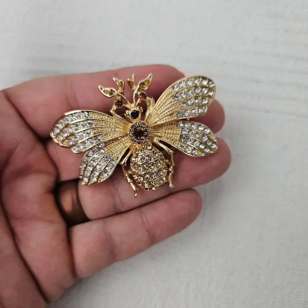 Rhinestone Studded Gold‎ Tone Bee Bug Brooch Pin Jewelry Embellished